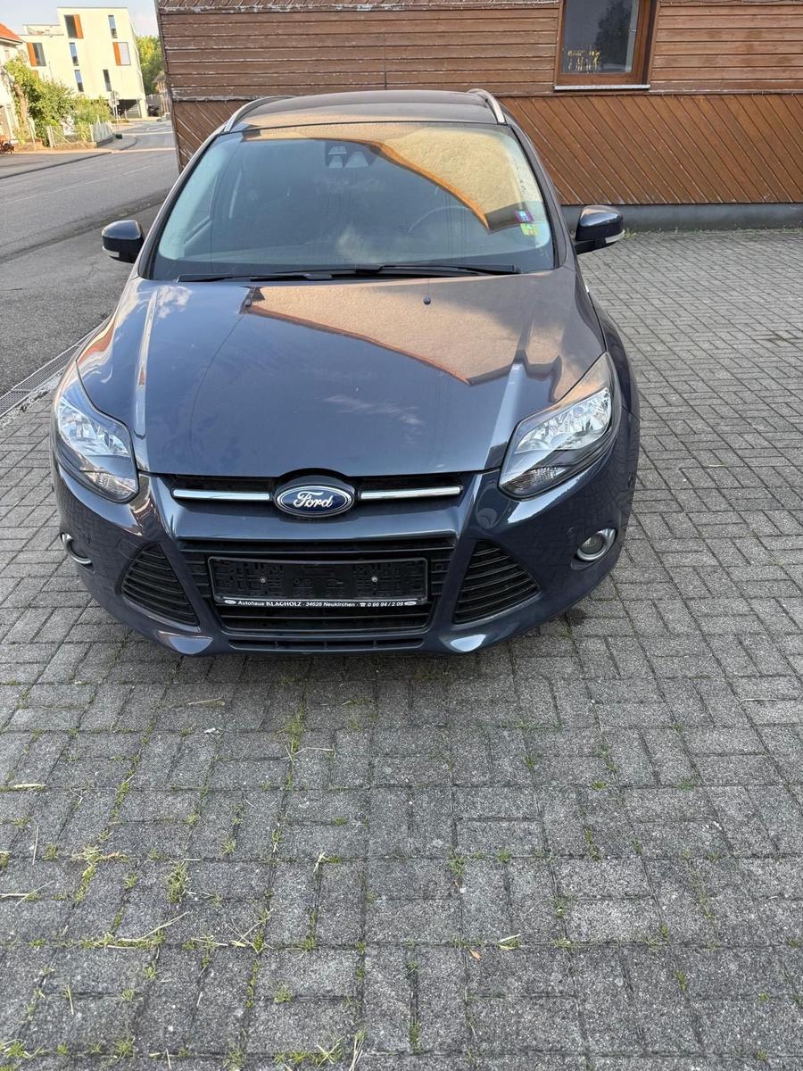Ford Focus 2014 — rear view