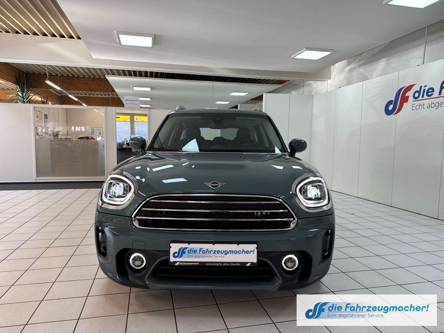 Fahrzeugabbildung MINI Cooper Countryman One Classic Trim Navi LED Blen