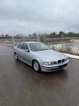 BMW E39 528i Limo Handschalter - BMW 528 aus 1996: 528i