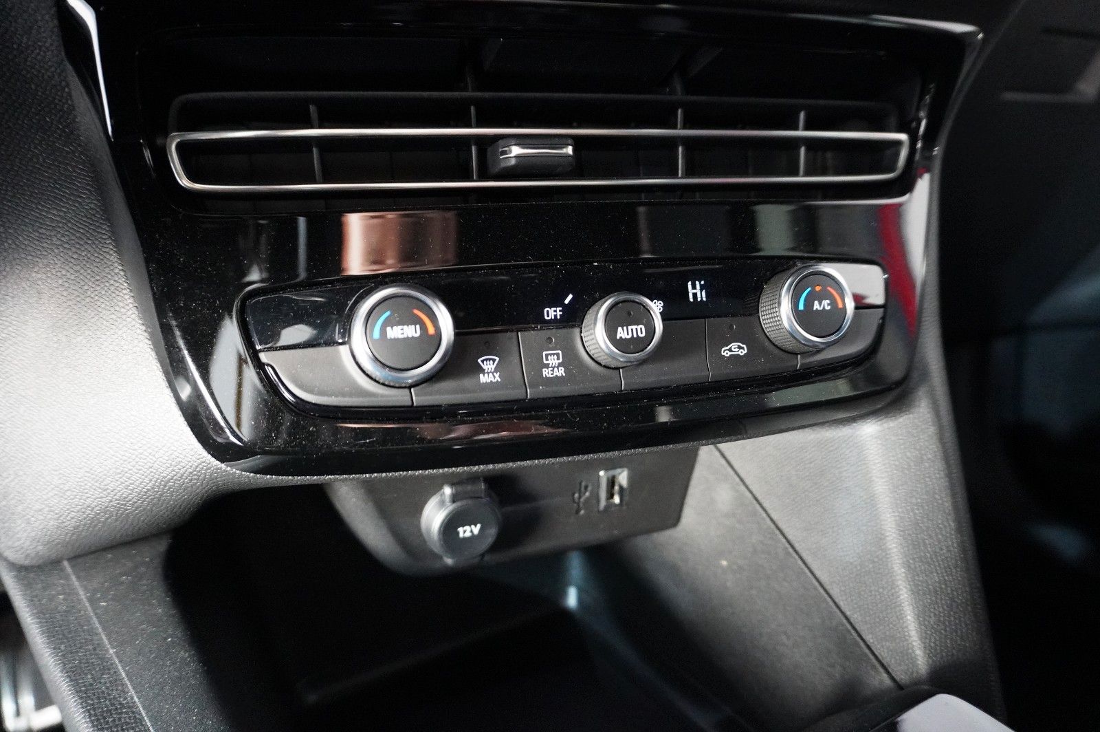 Fahrzeugabbildung Opel Mokka GS SPORT 1.2T NAVI/LED/KAMERA/SPORT/DAB+