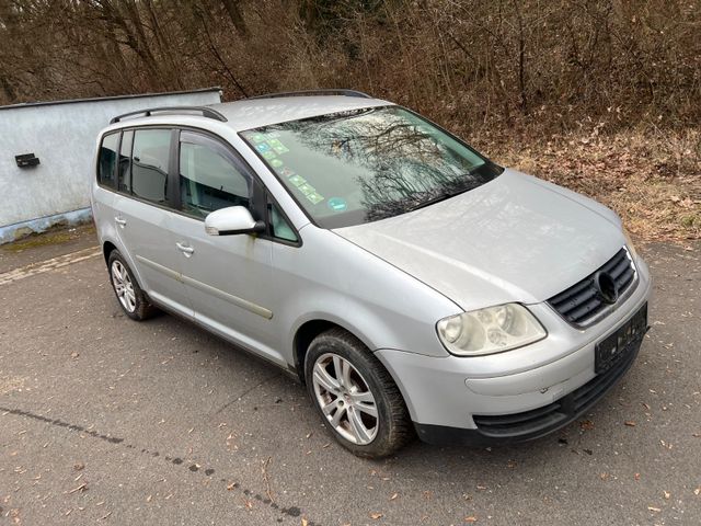 Volkswagen TouranTrend*7 SITZER*NAVI*SITZ H.*Kamera*Tüv neu