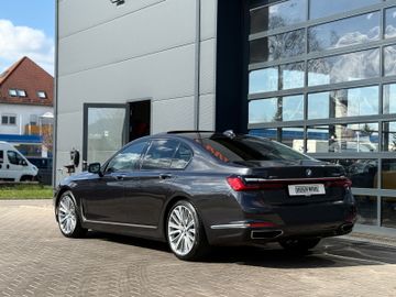 BMW 740 - 7