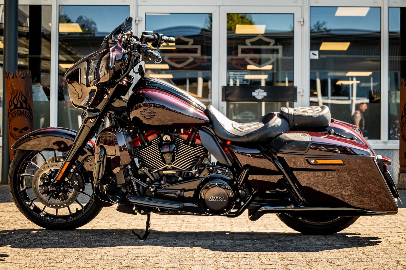 Fahrzeugabbildung Harley-Davidson CVO STREET GLIDE 117 FLHXSE