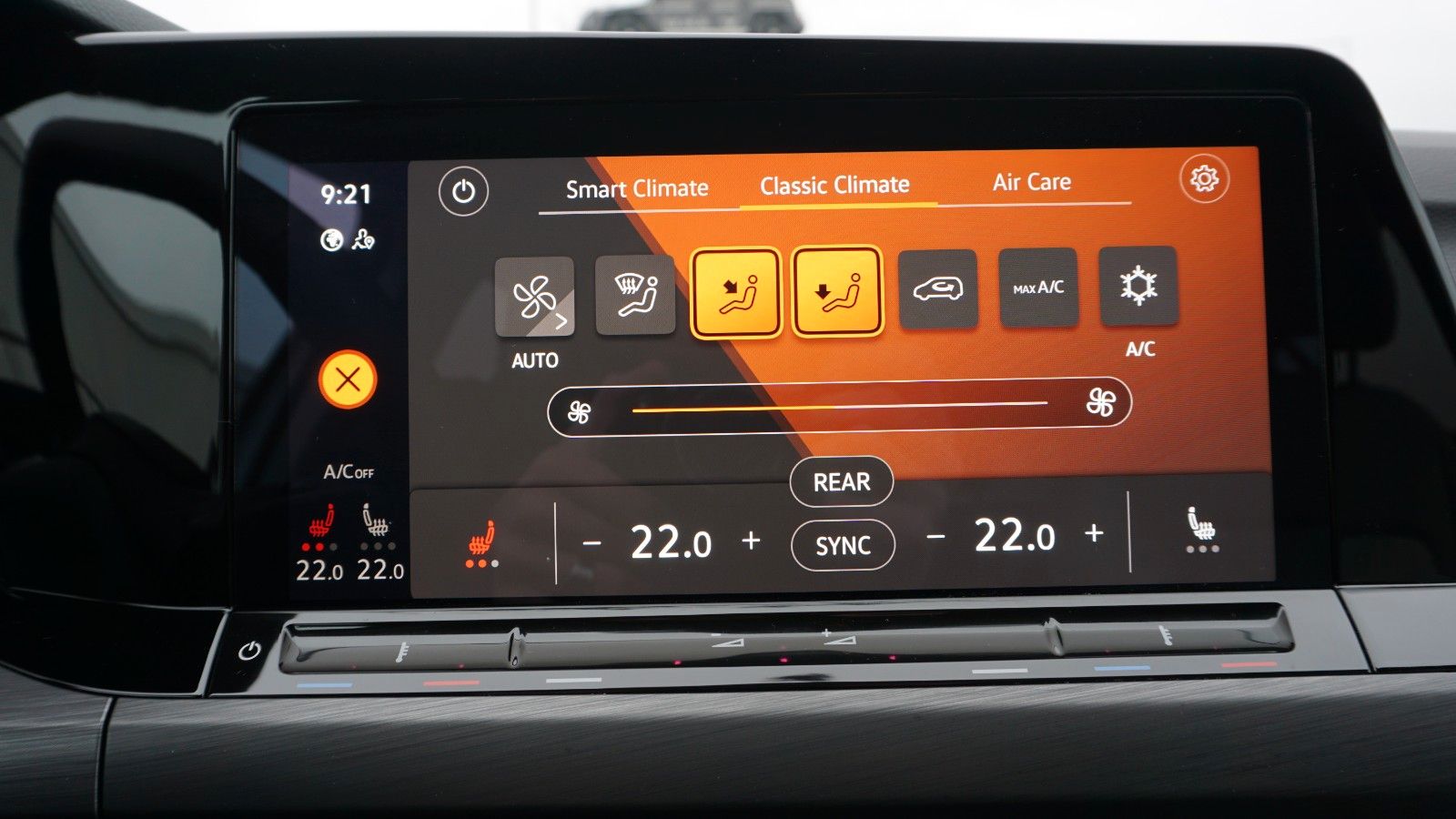 Fahrzeugabbildung Volkswagen Golf VIII Variant Style, Navi,LED,HUD,Kamera +WR