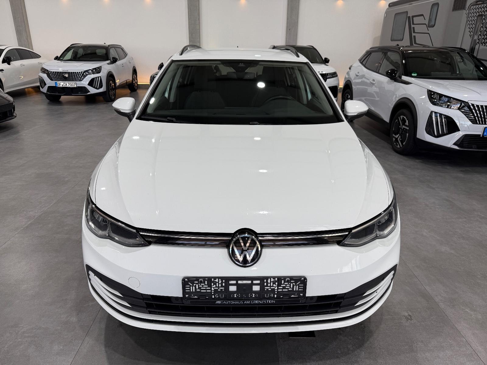 Volkswagen Golf VIII Variant Life*LED*AHK*LkHz*Ambiente*App