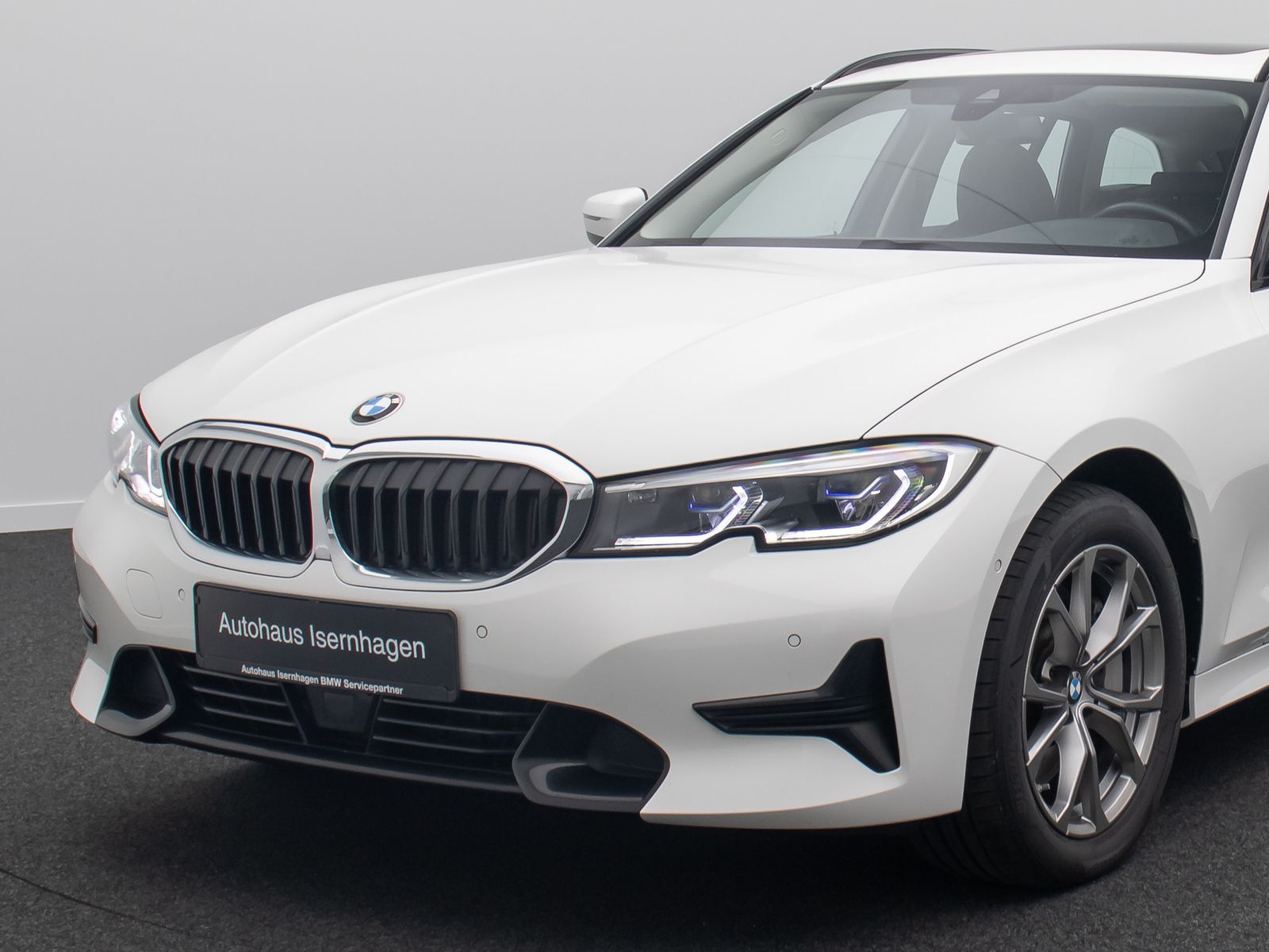 Fahrzeugabbildung BMW 330d xD Sport Line DAB Kamera Laser Panorama