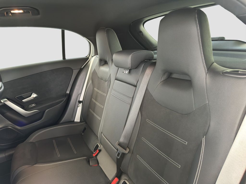 Fahrzeugabbildung Mercedes-Benz A 200 AMG Line AMG*Night*Navi*PDC*ParkAss*RFK
