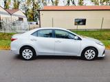 Toyota Corolla 1.6 Automatik / Klima - Toyota Corolla mit Benzin-Antrieb: Limousine, Automatik, 1.6