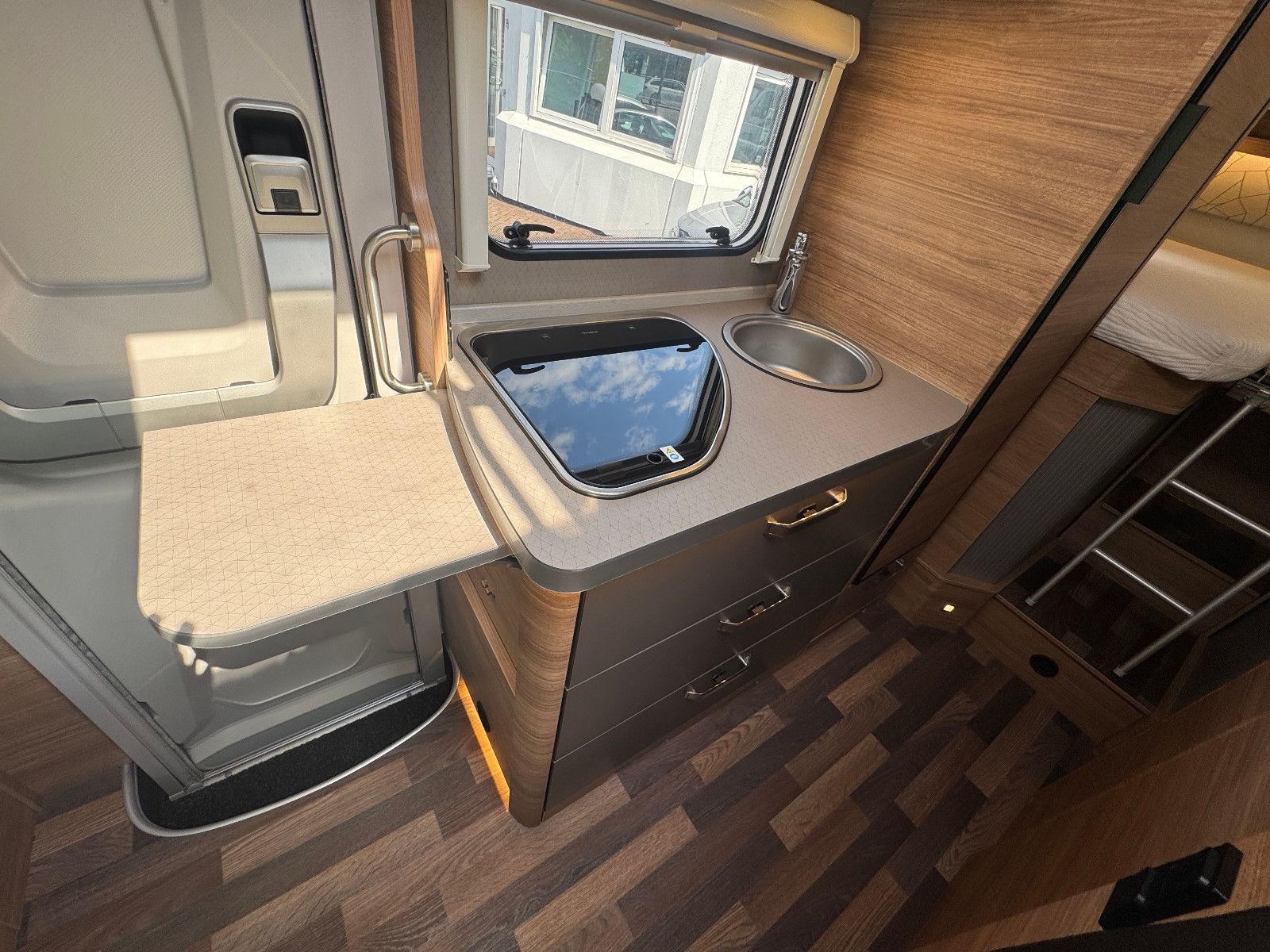 Fahrzeugabbildung Weinsberg CaraCompact 600 MEG EDITION PEPPER NAVI KAMERA