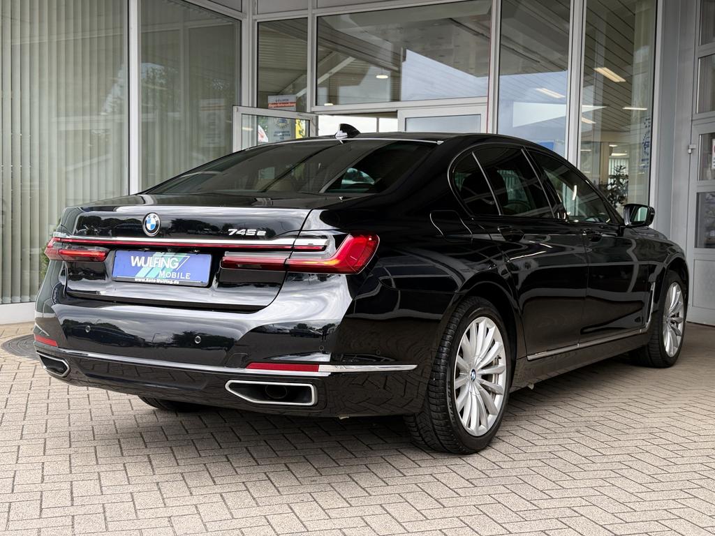 BMW 745