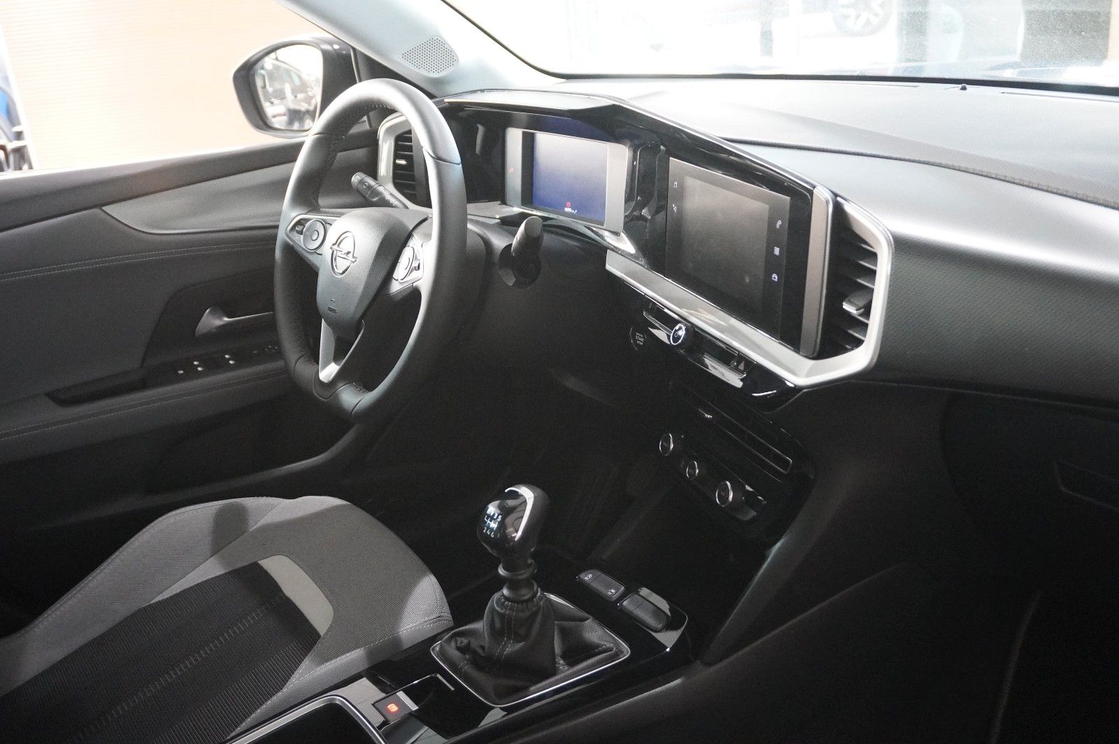 Fahrzeugabbildung Opel Mokka ELEGANCE 1.2T NAVI/LED/KAMERA/SPORT/SH/DAB