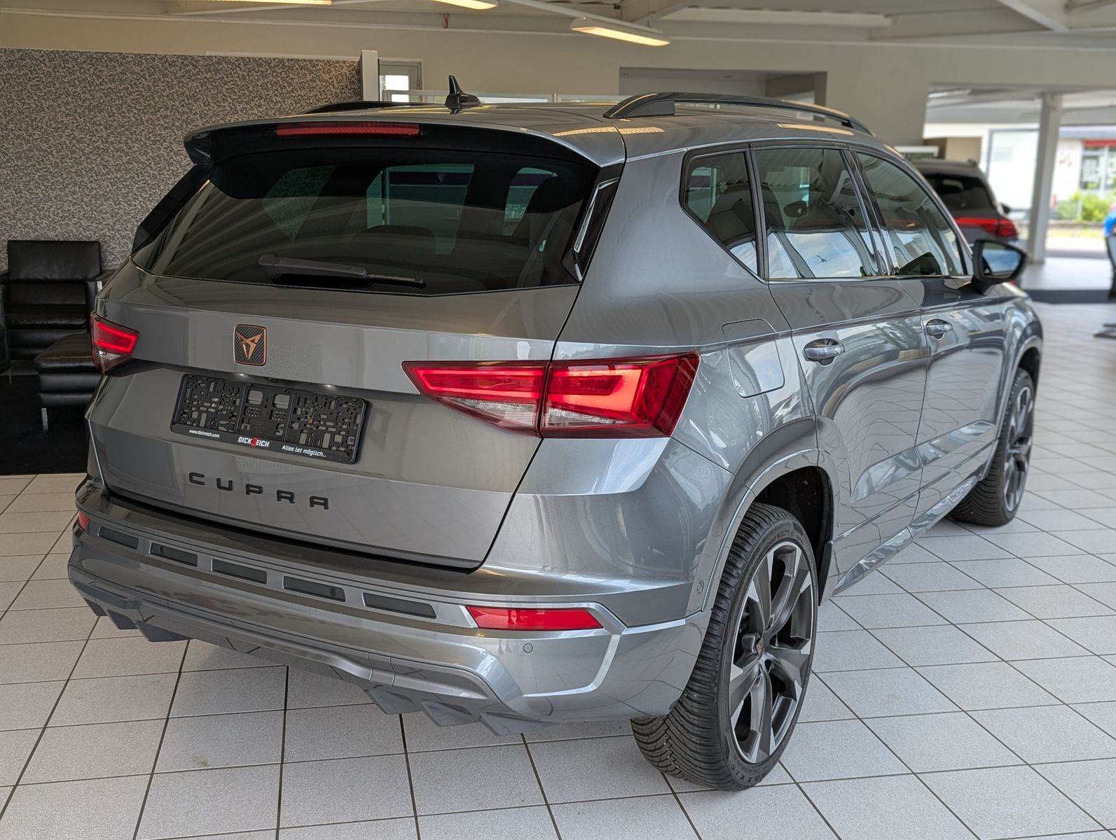 Fahrzeugabbildung CUPRA Ateca 1.5 TSI DSG Business-Plus AHK-Vorb. 19"