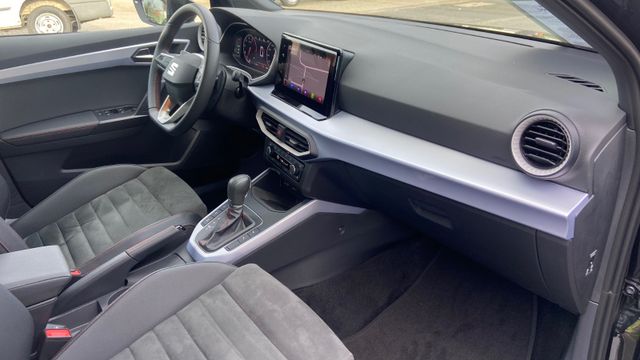 Fahrzeugabbildung Seat Arona 1.5 TSi FR Automatik , NAVI+RFK , LED