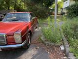 Mercedes-Benz Mercedes 280 CE/8 Coupé rotmetallic in sehr g - Mercedes-Benz 280: Ce