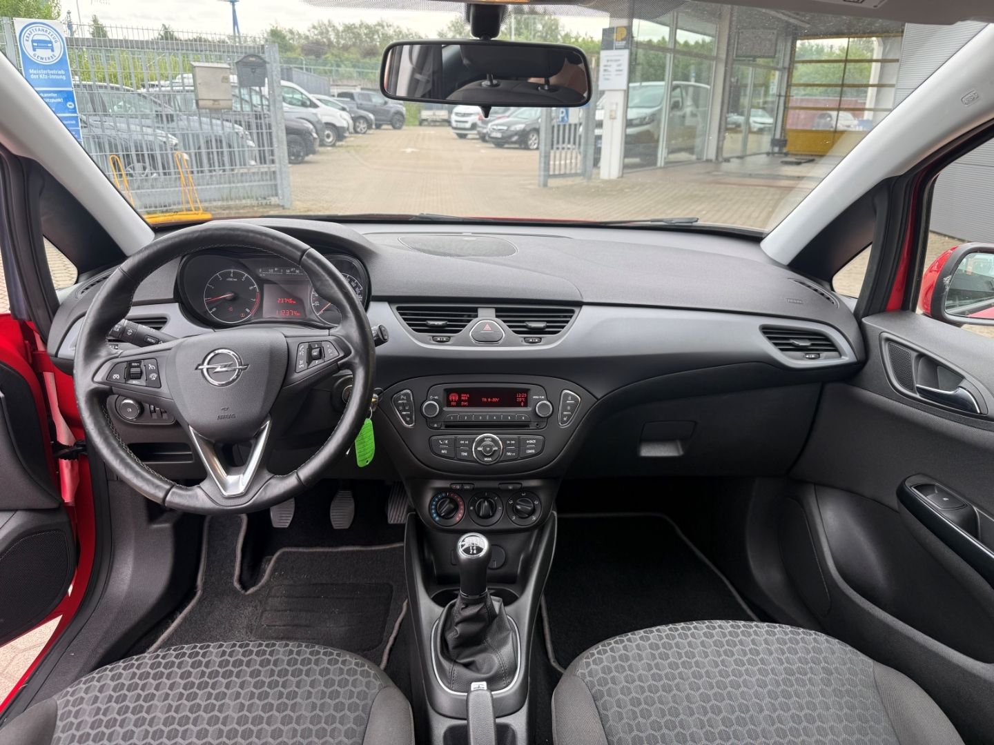 Fahrzeugabbildung Opel Corsa E Edition SHZ+LHZ+PDC