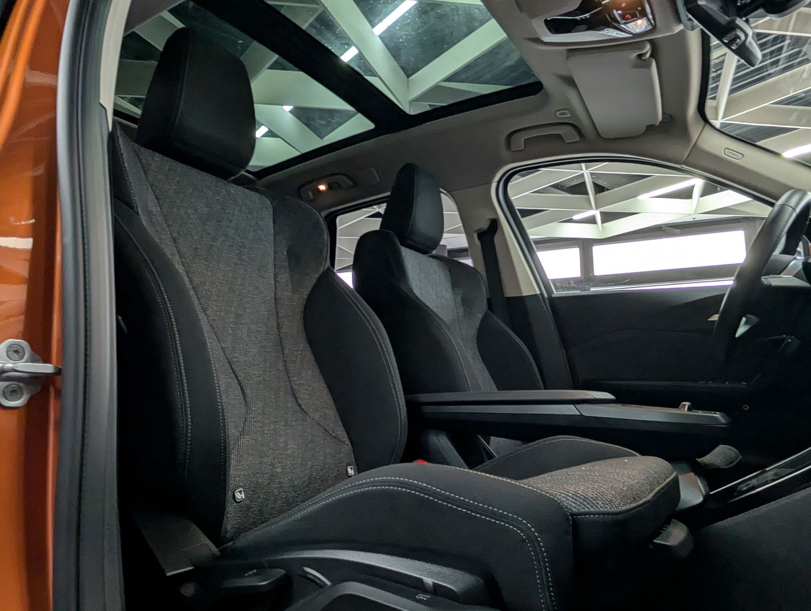 Fahrzeugabbildung BMW X1 20 i sDrive SPORT SHADOW PANO AHK LED AHK ACC