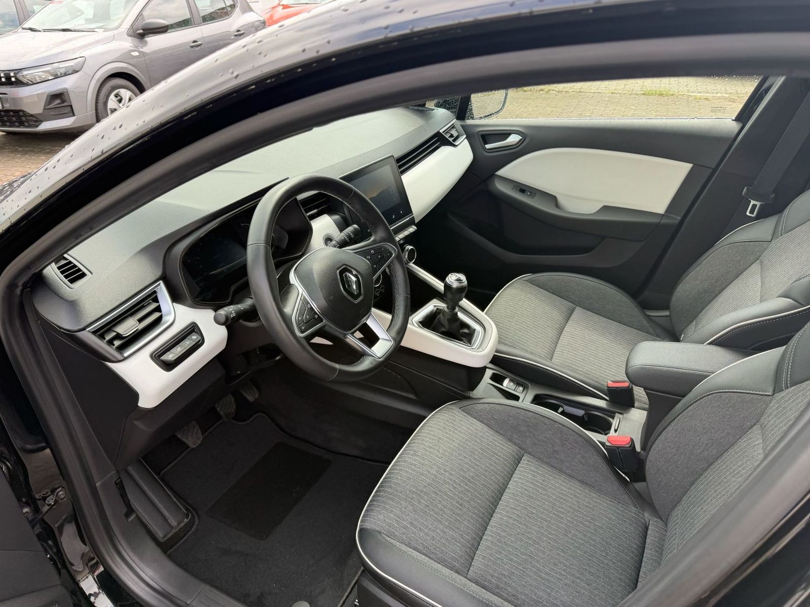 Renault Clio - Bild 9