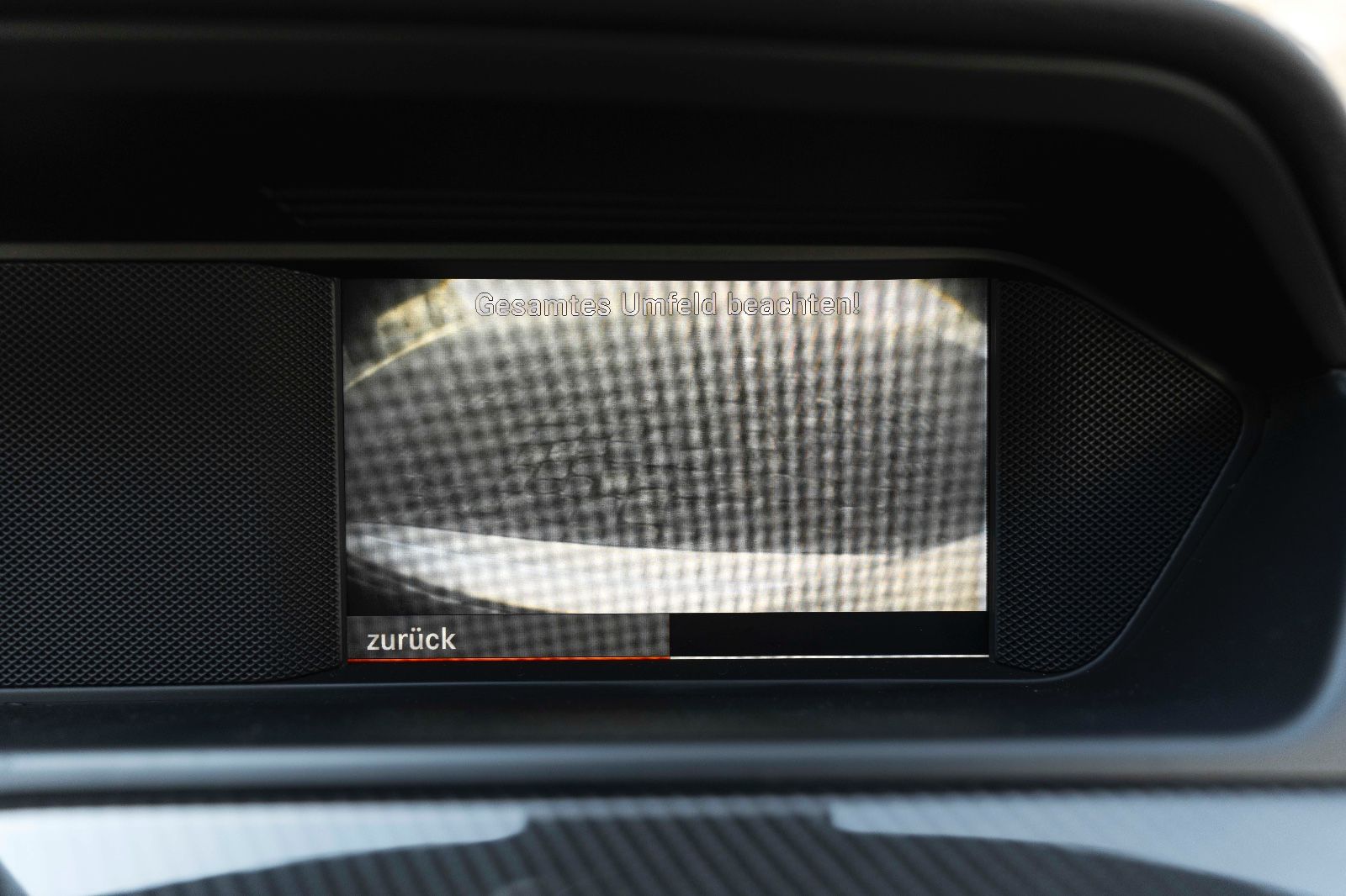 Fahrzeugabbildung Mercedes-Benz C 63 AMG Coupé Bixenon Kam Nav Pano Harman