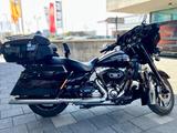 Harley-Davidson CVO Ultra Classic Electra Glide - HARLEY-DAVIDSON CVO