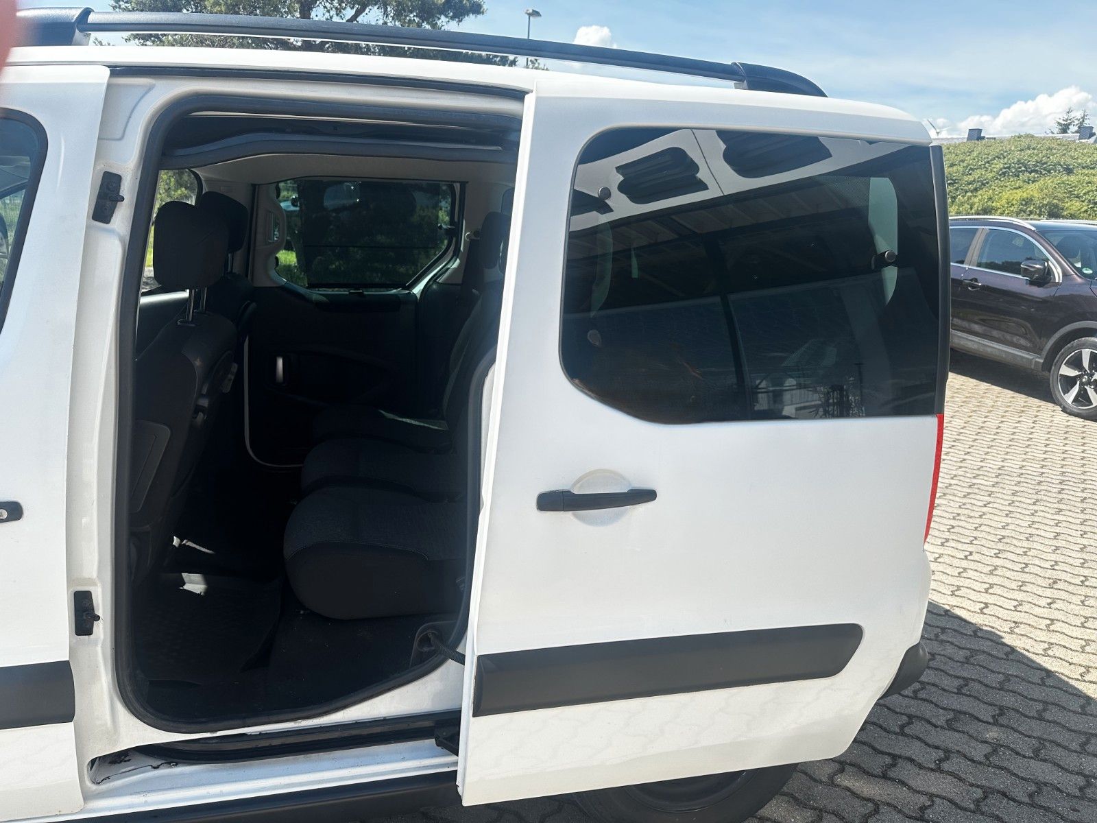 Fahrzeugabbildung Citroën Berlingo Kombi XTR