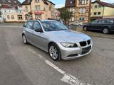 BMW 318 Baureihe 3 Touring 318i / Neue Tüv - BMW 318 aus 2006: Kombi