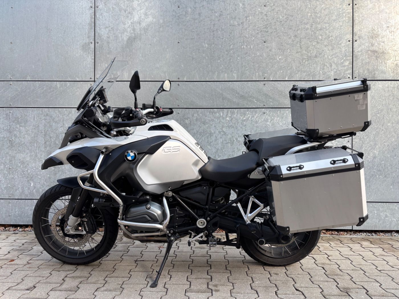 Fahrzeugabbildung BMW R 1200 GS Adventure 3 Pakete Koffer Tieferlegung