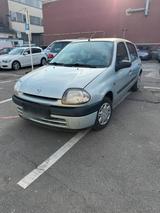 Renault Clio - gebrauchte Renault Clio aus dem Jahr 1999