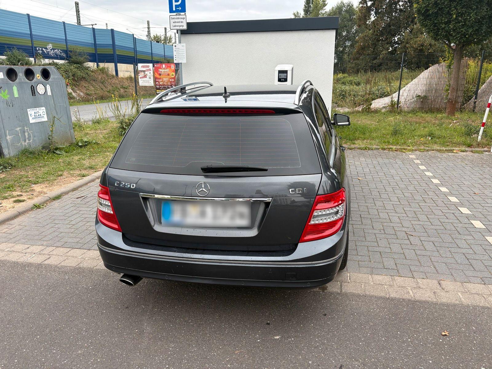 Mercedes-Benz E250 2010 — photo 10