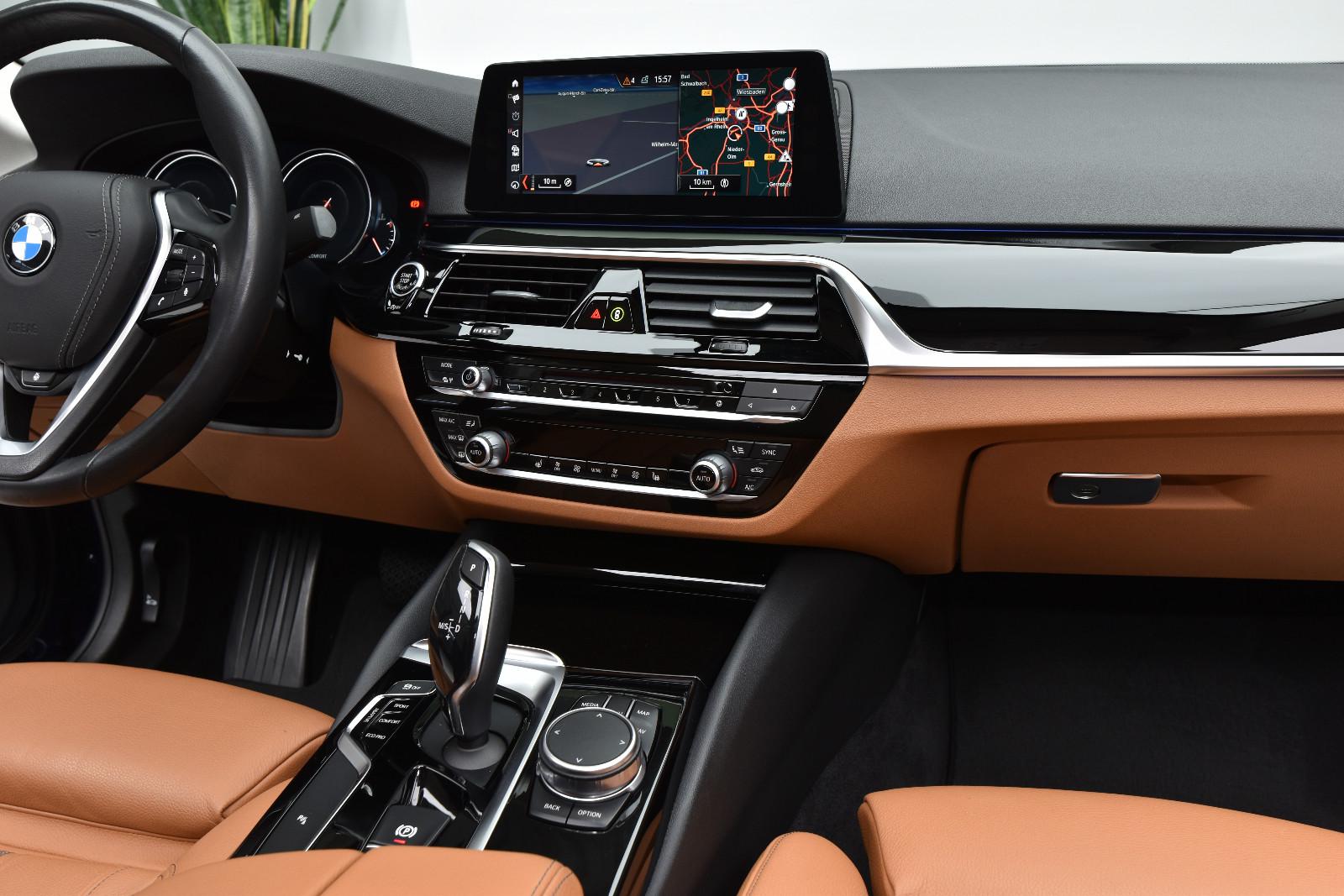 BMW 530D 3.0 265ch SPORT LINE - HUD - CUIR - TOIT PANORAMIQUE - CHAUFFAGE AUXILIAIRE