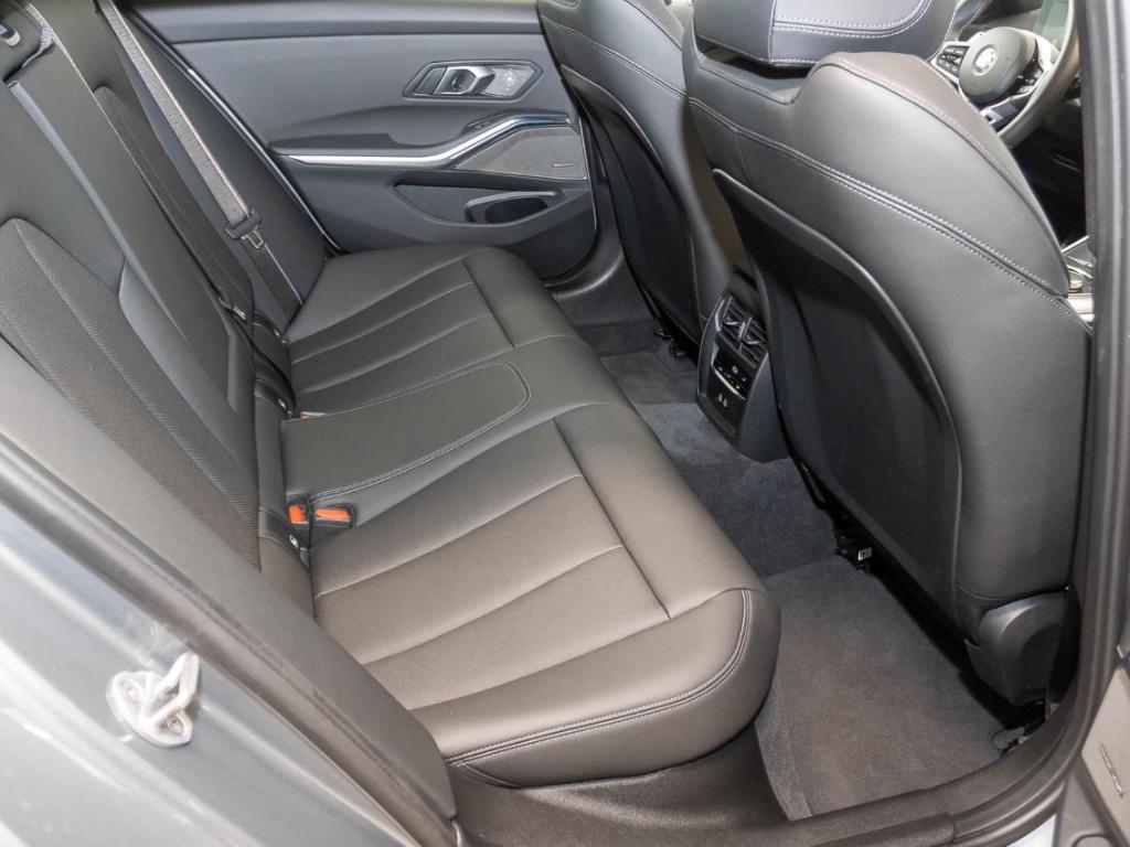 BMW M340i xDrive+AHK+Panorama+Navi+RFK+eSitze+PDCv+h