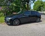 Mercedes-Benz Mercedes A- Klasse 220 4Matic - Mercedes-Benz E 220 mit Benzin-Antrieb