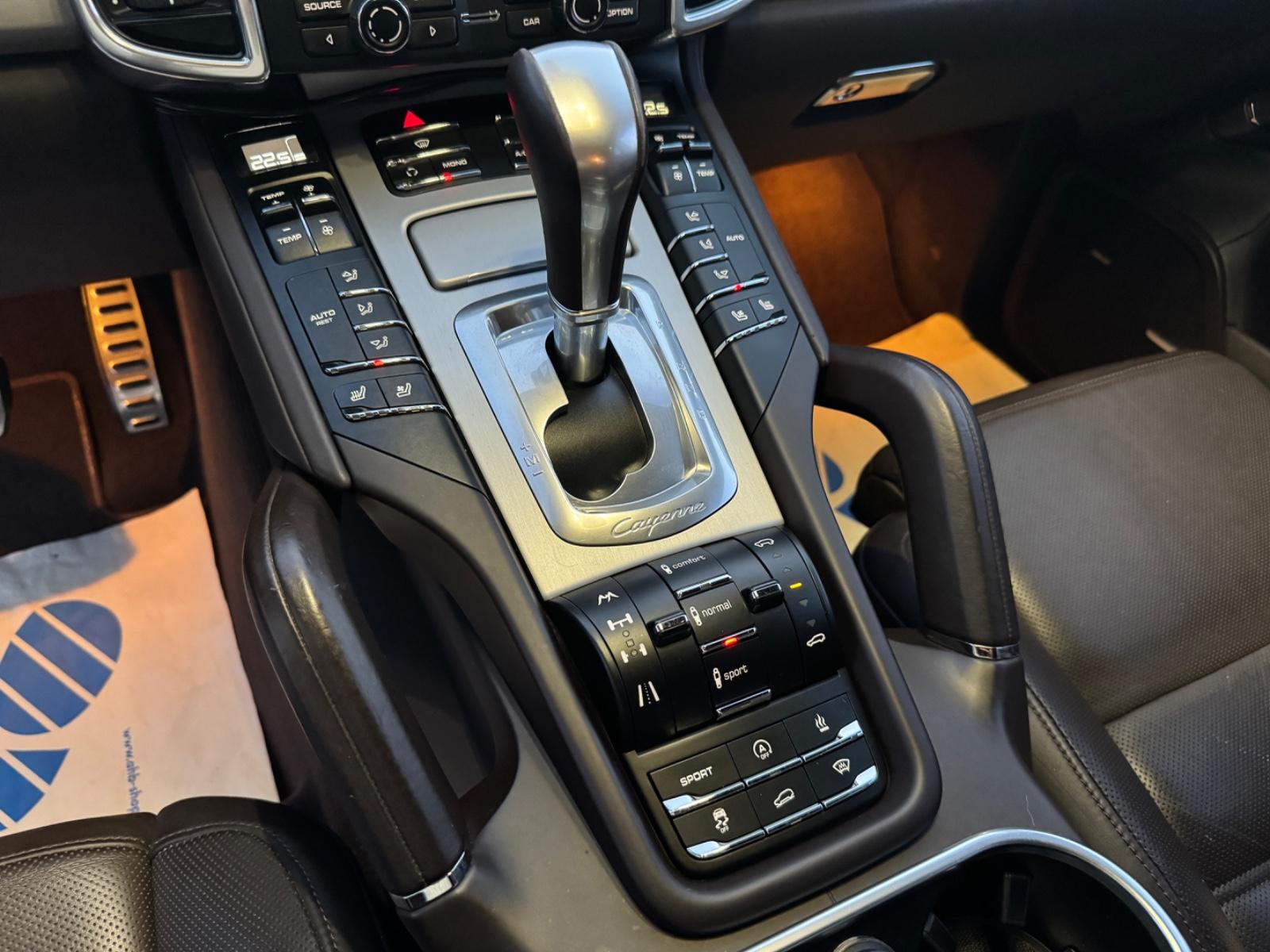 PORSCHE CAYENNE TURBO