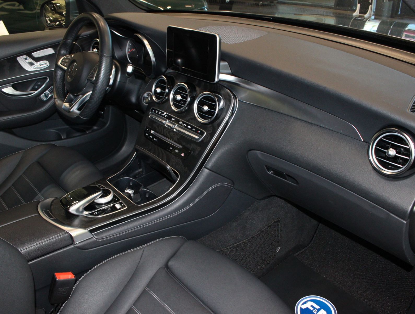 Fahrzeugabbildung Mercedes-Benz GLC 250 4MATIC AMG Line *PNRM*360 Kamera