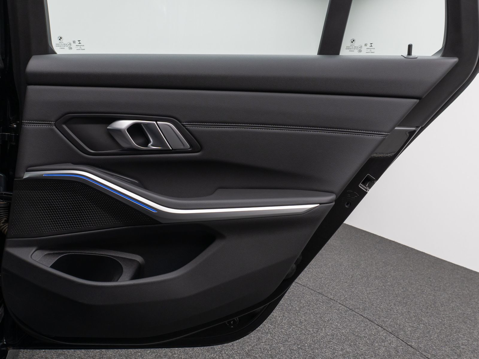 Fahrzeugabbildung BMW 320d SportLine DAB PDC Geschwindigkeitsreg Alarm