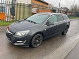 Opel Astra J 2.0 CDTI Sports Tourer Exklusiv - Opel Astra mit Diesel-Antrieb: Kombi, 2.0