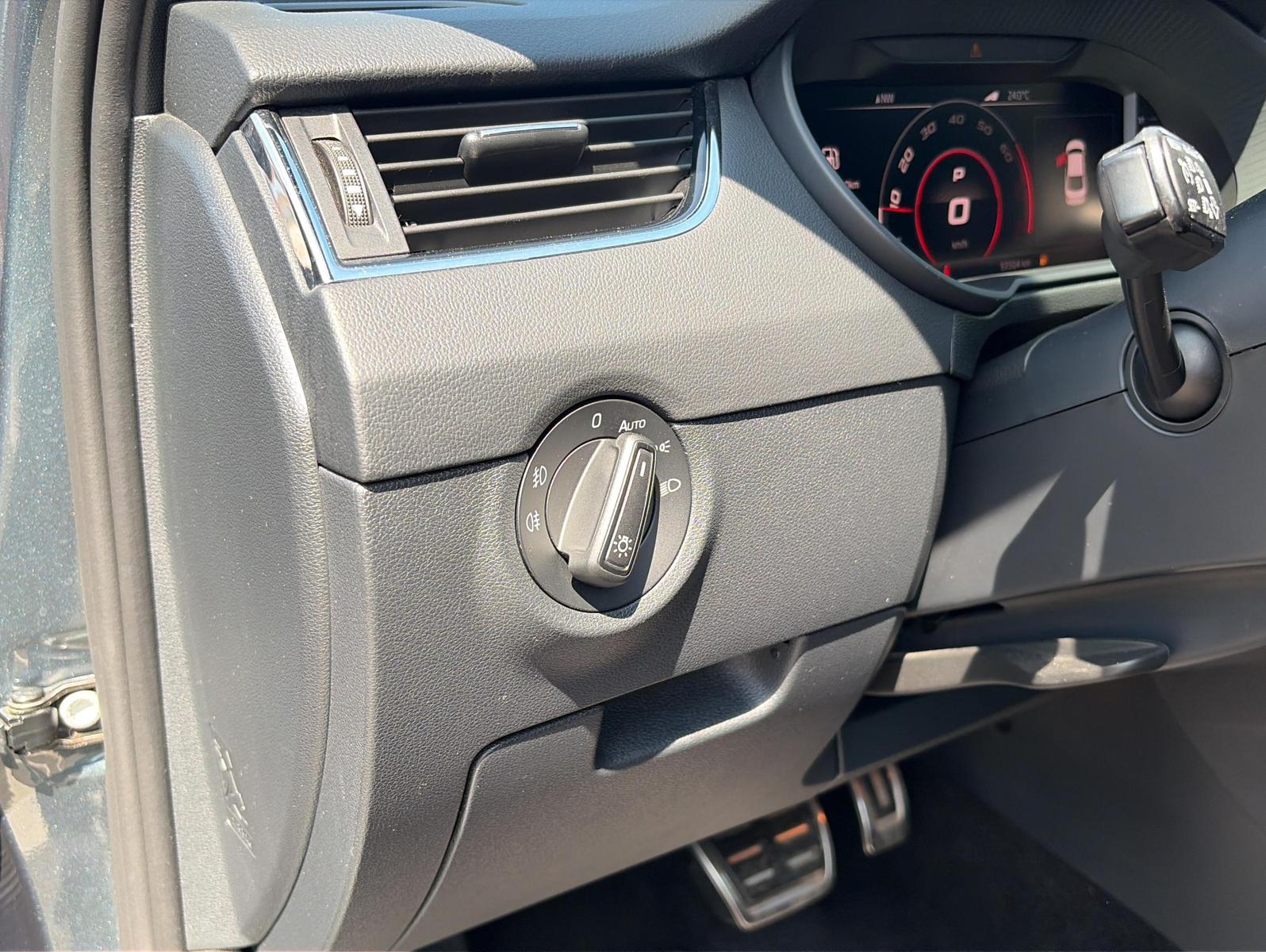 Skoda Octavia RS 245Canton*PANO*LED*Virtual Cockpit