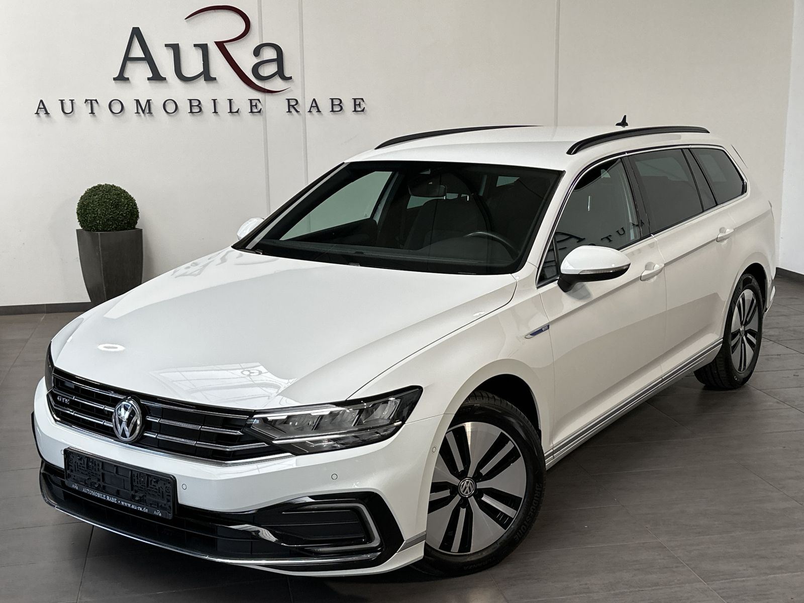Fahrzeugabbildung Volkswagen Passat Variant 1.4 TSI DSG GTE NAV+LED+AHK+VCOCK