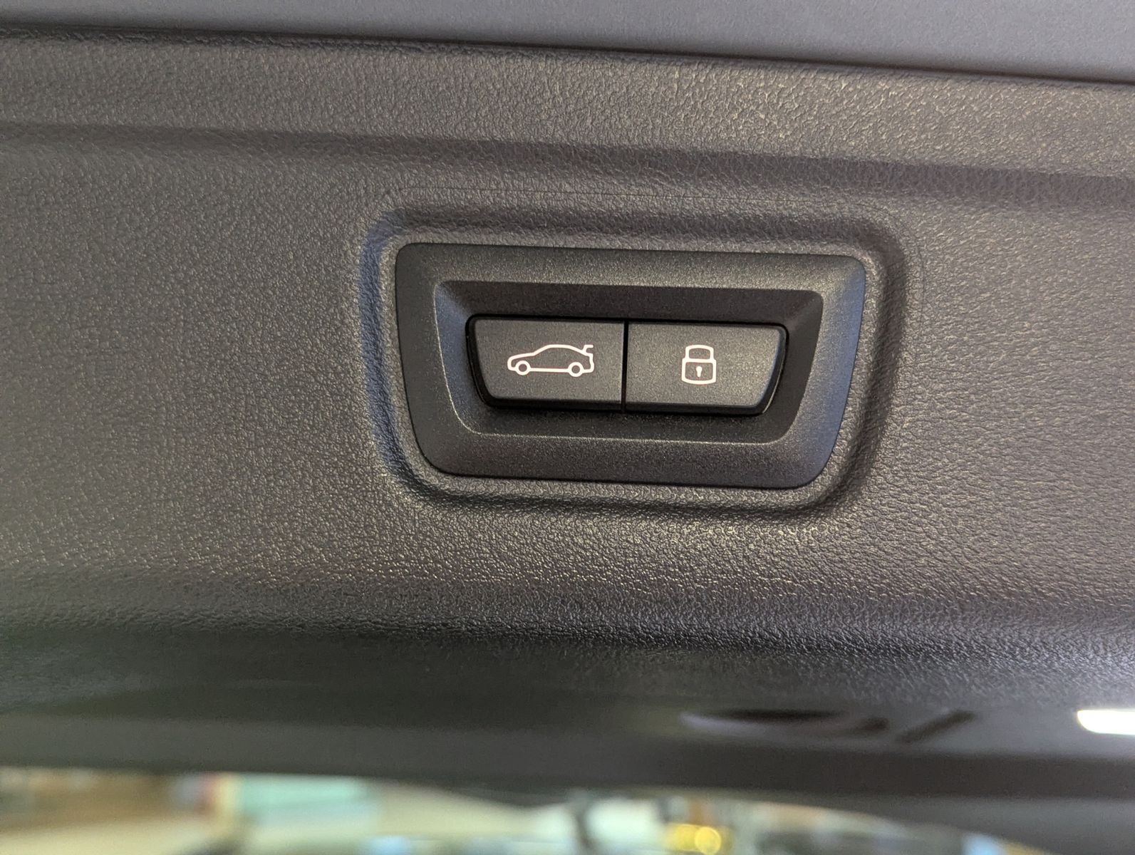 BMW 330 d xD M-Sport Pano Adaptiv M-Fahrwerk ACC AHK - Image 20