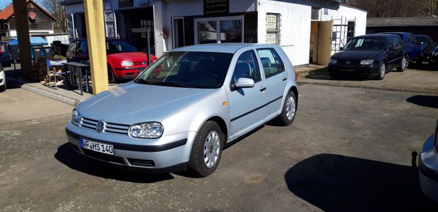 Volkswagen Golf 1.6 Comfortline-Tüv neu- Klima