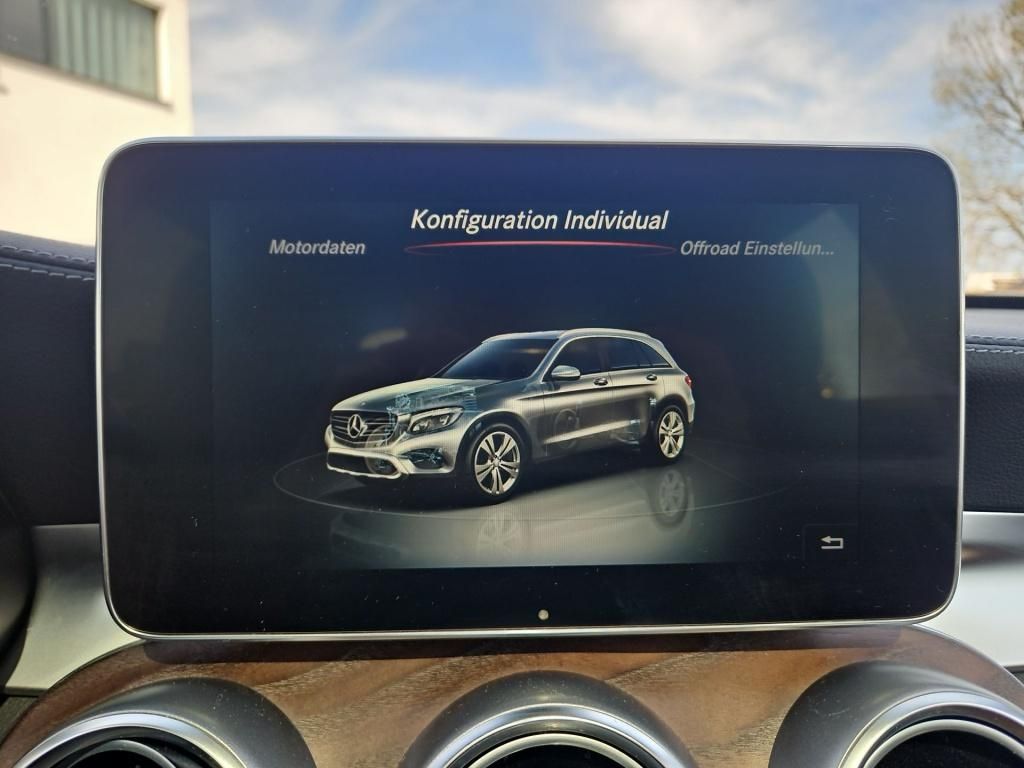 Fahrzeugabbildung Mercedes-Benz GLC 350 d 4M AMG AHK Pano HUD Sitzklima Airm.