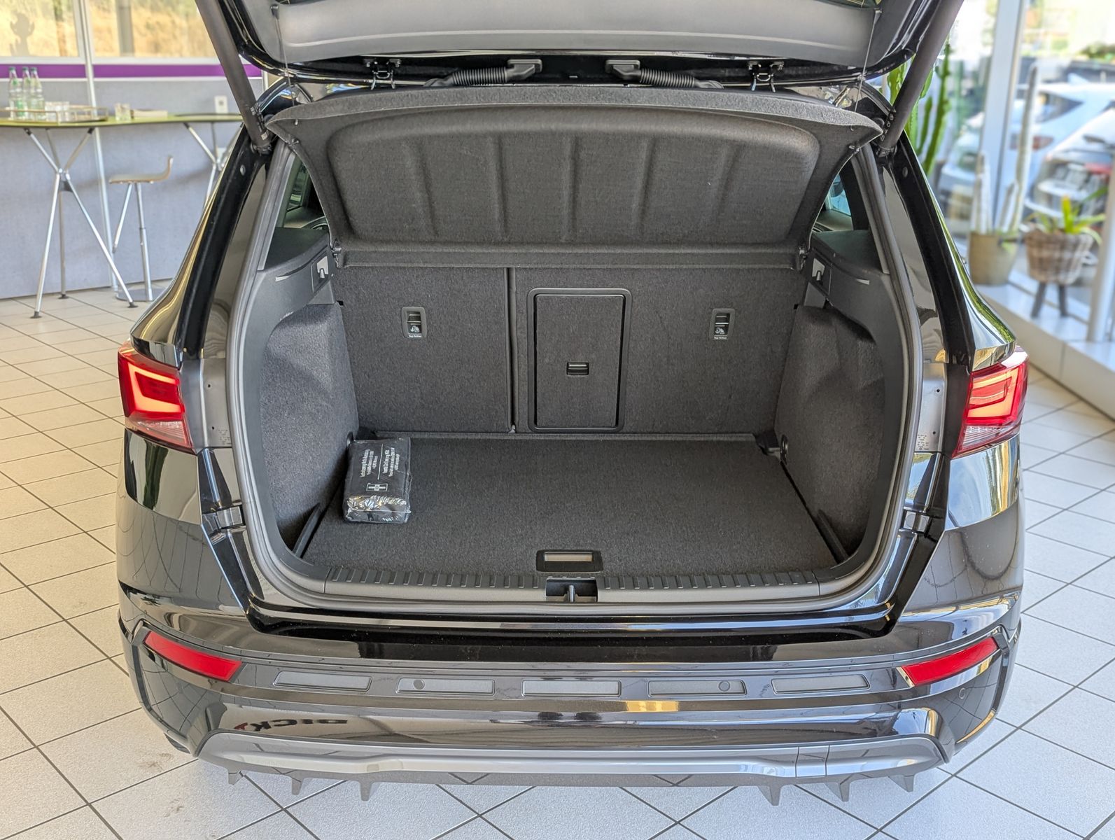 Fahrzeugabbildung CUPRA Ateca 1.5 TSI DSG Pano Dinamica ACC Cam AHK 19"