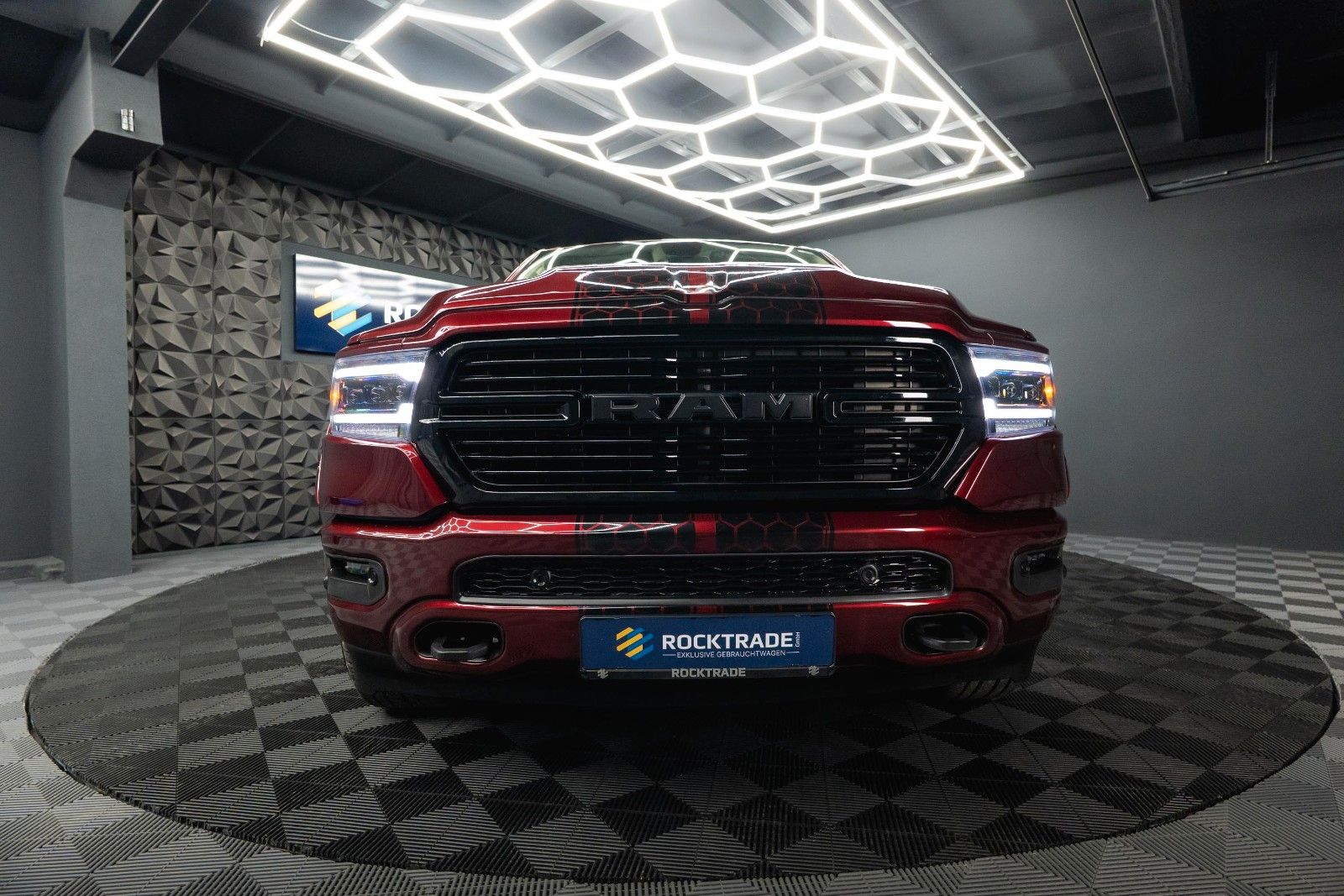 Fahrzeugabbildung Dodge RAM 5.7 V8 HEMI 4x4 OFFROAD Night AXLE LOCK 19%