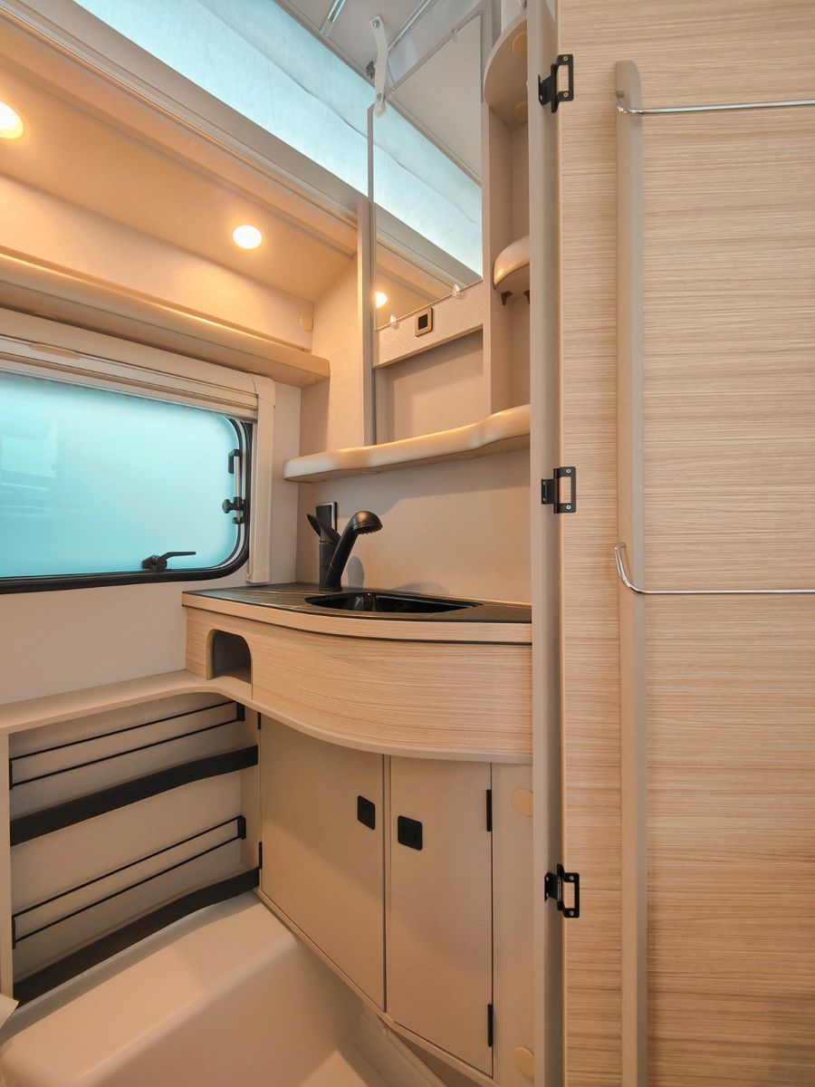 Fahrzeugabbildung HYMER / ERIBA / HYMERCAR Touring 560 Urban - SUMMER-SALE -