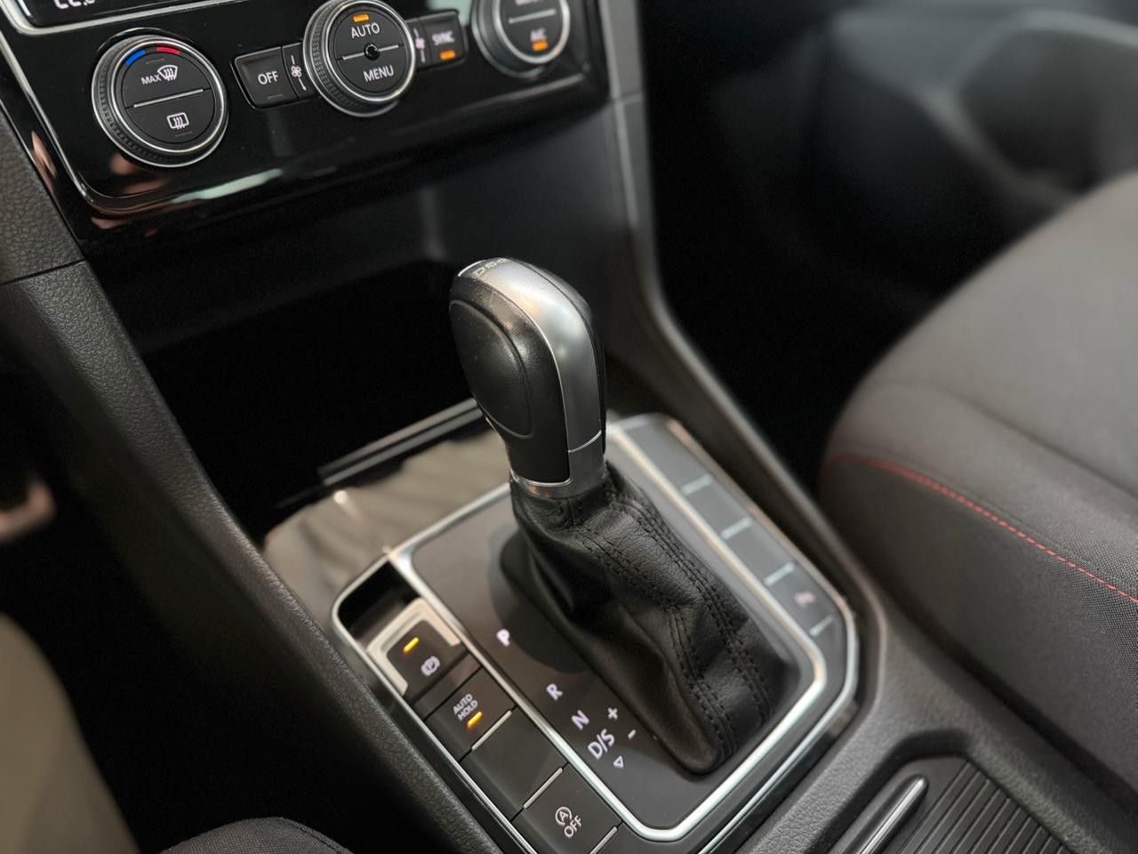 Fahrzeugabbildung Volkswagen Golf Sportsvan TDI DSG SOUND NAVI AHK ACC ALU
