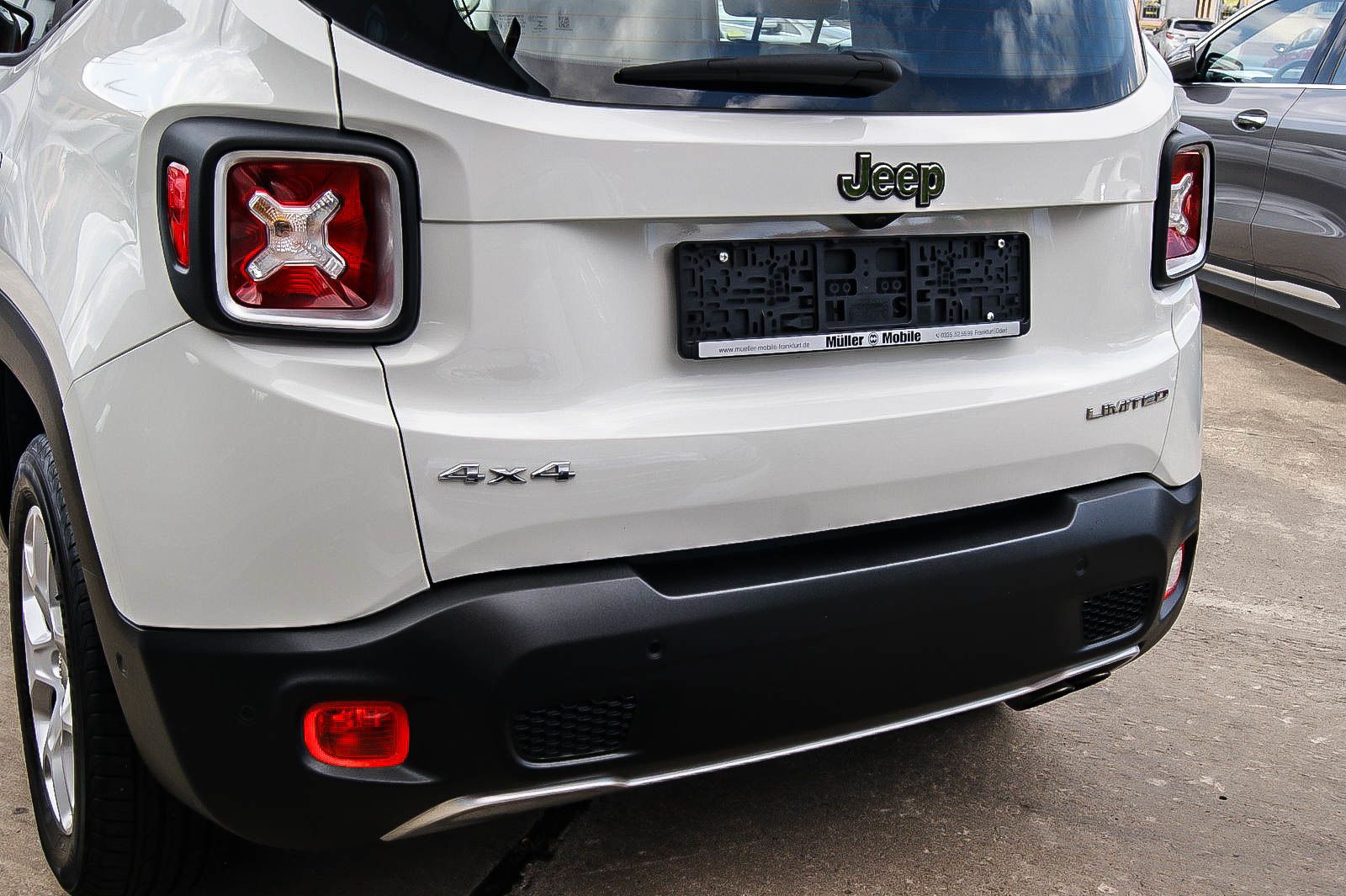 Fahrzeugabbildung Jeep Renegade Limited 4WD Auto LEDER NAVI KEYLESS PDC