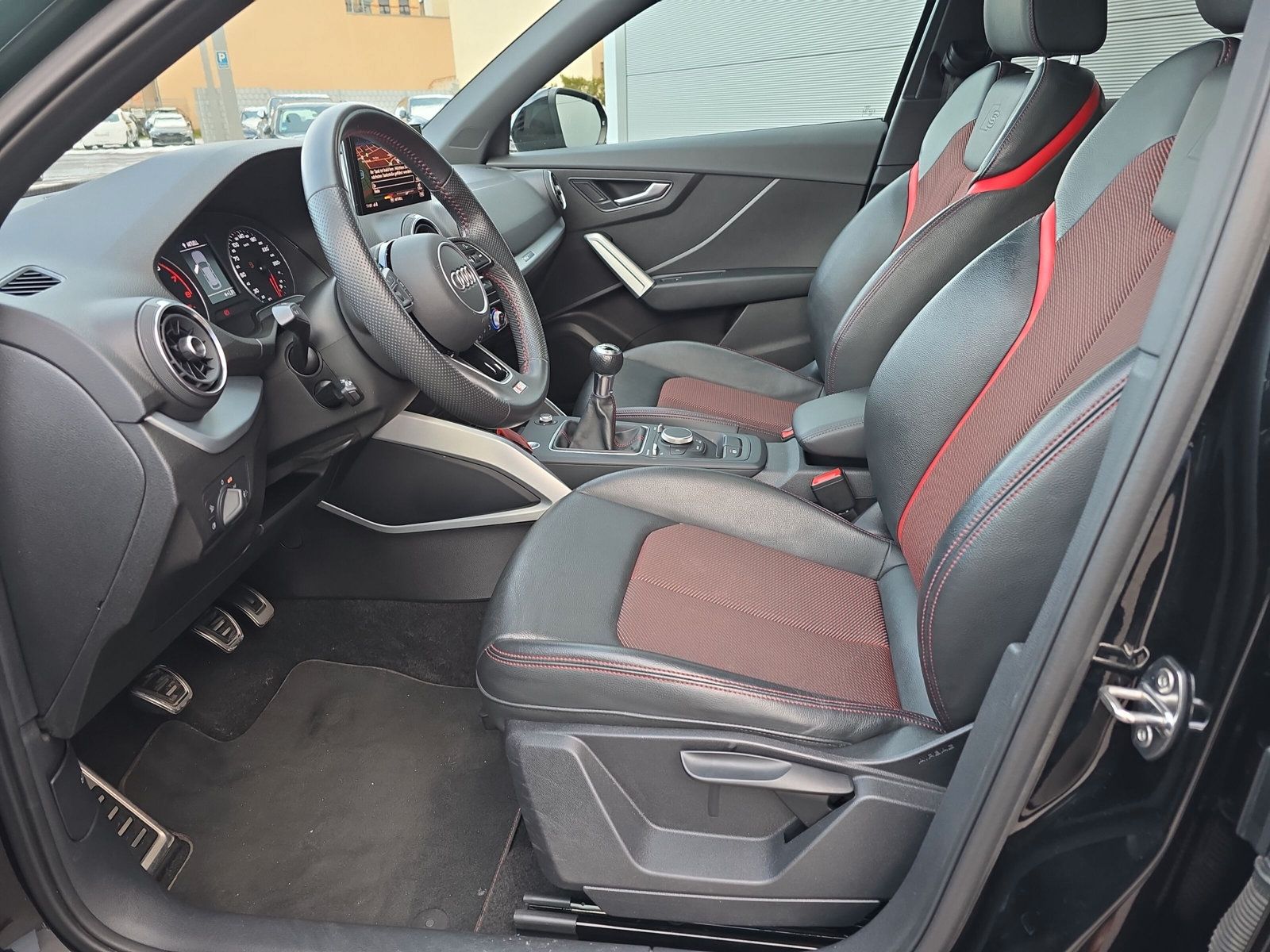 Fahrzeugabbildung Audi Q2 35 TFSI S line LED PANO STANDHZG LM19