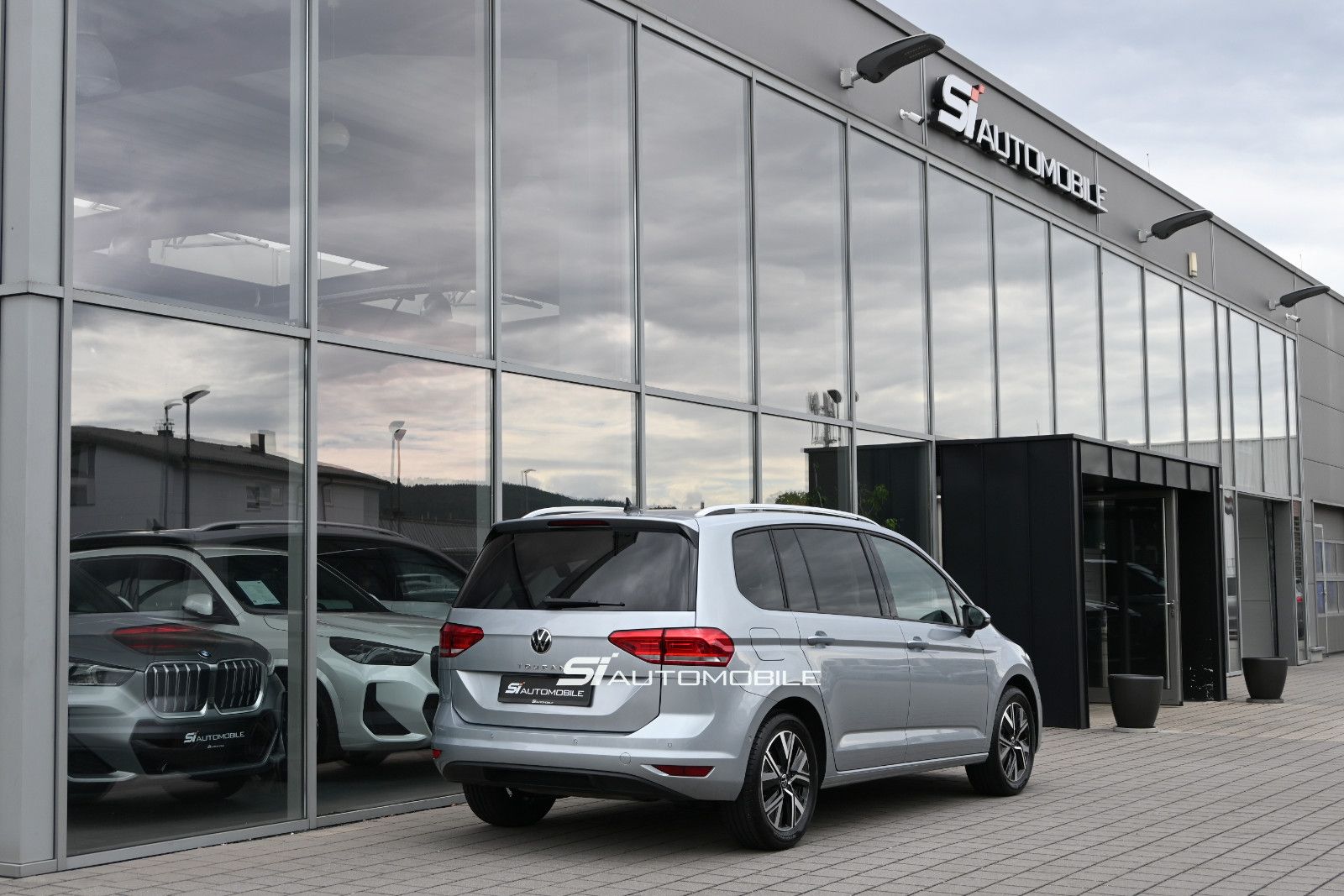 Fahrzeugabbildung Volkswagen Touran 1.5 TSI DSG °UVP 61.017€°ACC°AHK°STANDHEI