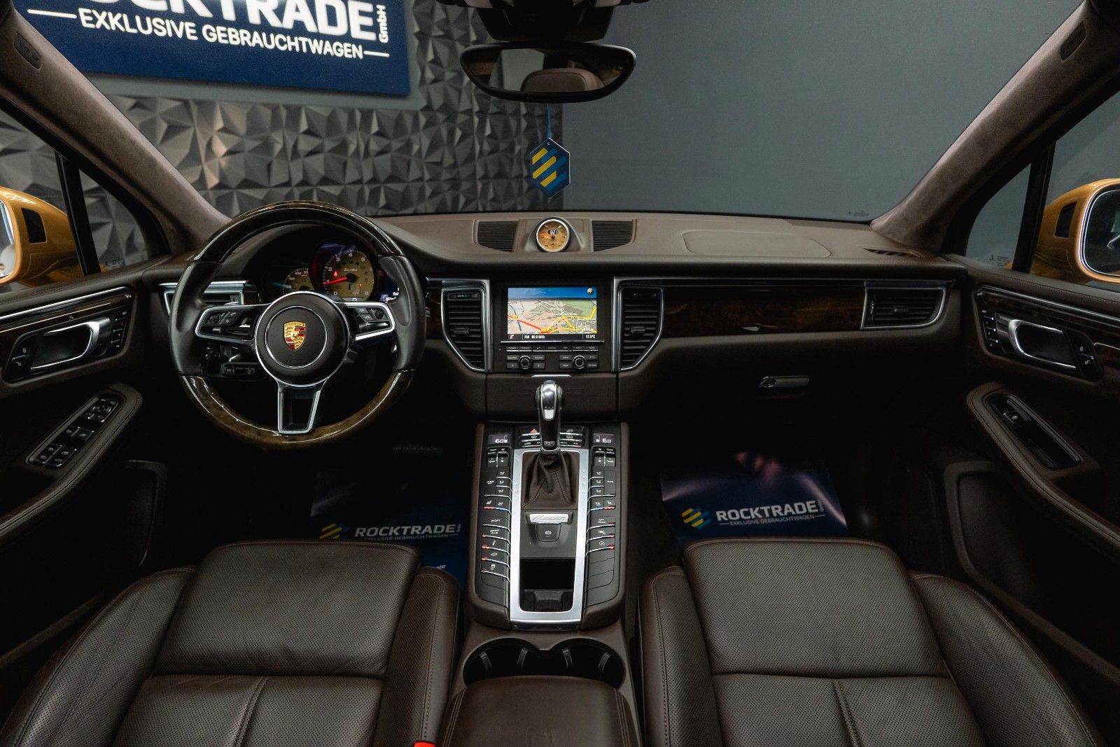 Fahrzeugabbildung Porsche Macan Turbo FENRIR | AURUM | CHRONO+ | LUFT | 21