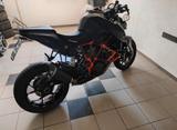 KTM SUPERDUKE 1290 R  - KTM SUPERDUKE
