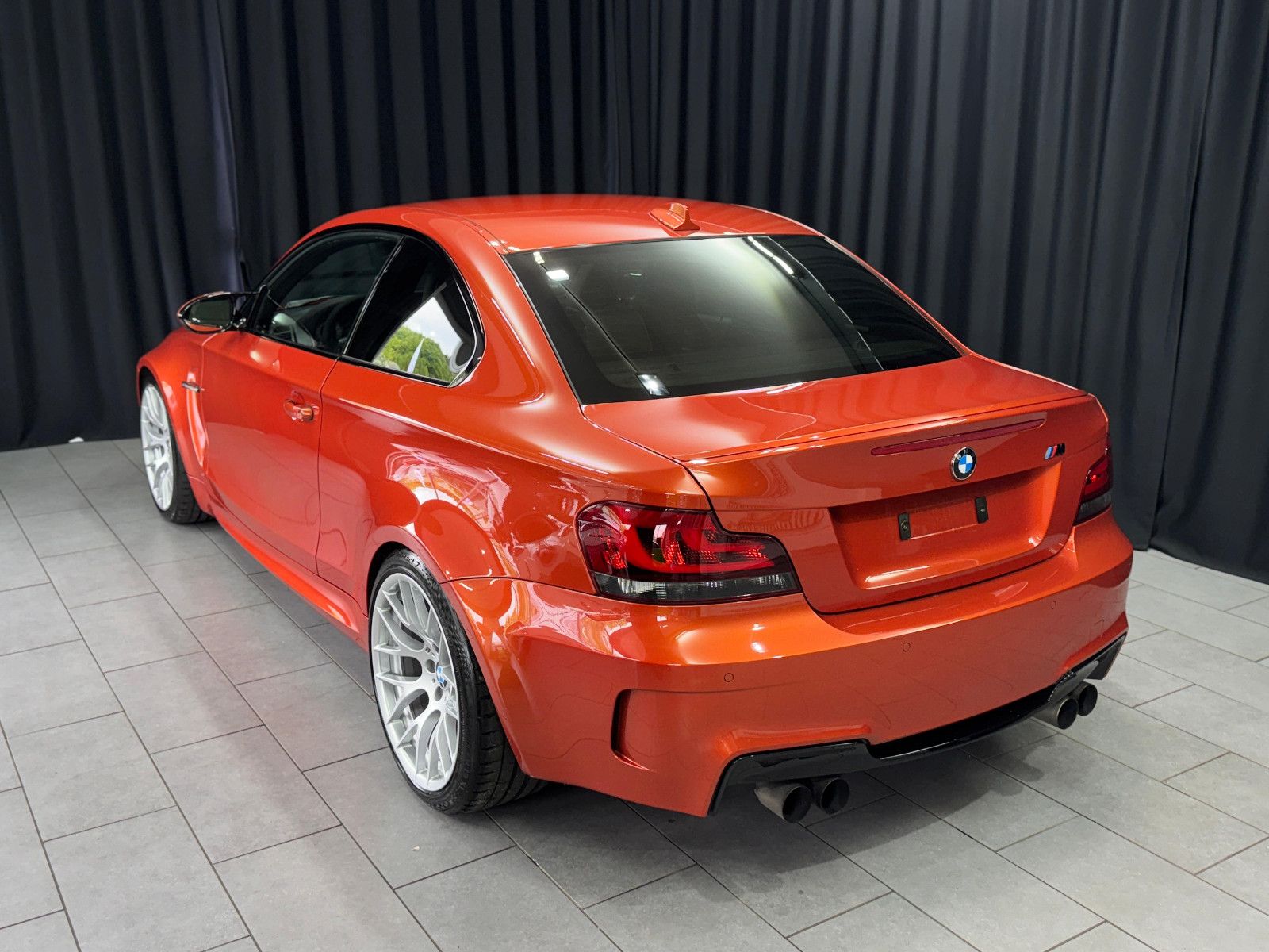 Fahrzeugabbildung BMW 1er M Coupe|H&K|AKRA|PERFORMANCE SITZE|DREXLER|